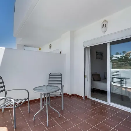 Family-friendly Garden - Lunymar Golf Estepona, Pool & Near * Эстепона