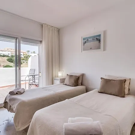 Family-friendly Garden - Lunymar Golf Estepona, Pool & Near * Эстепона