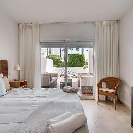 Апартаменты Family-friendly Garden - Lunymar Golf Estepona, Pool & Near Эстепона