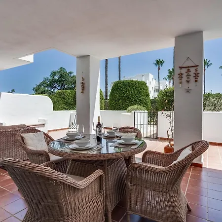 Family-friendly Garden - Lunymar Golf Estepona, Pool & Near Эстепона