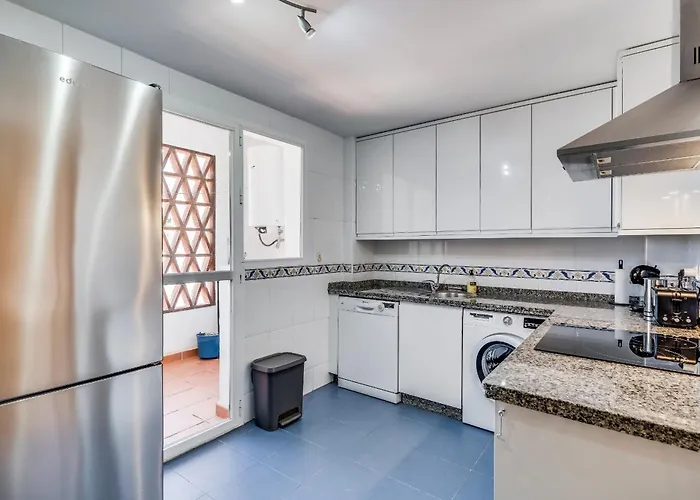 Family-friendly Garden - Lunymar Golf Estepona, Pool & Near