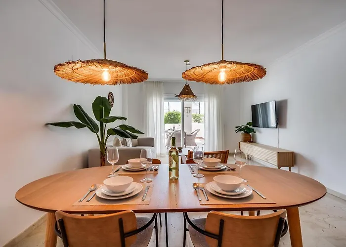 Family-friendly Garden - Lunymar Golf Estepona, Pool & Near Apartamento