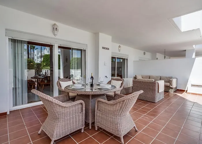 Family-friendly Garden - Lunymar Golf Estepona, Pool & Near Apartamento *