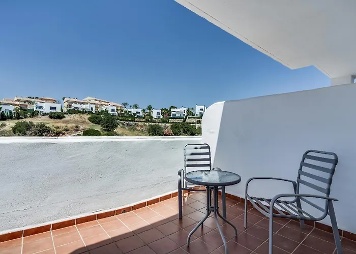 Family-friendly Garden - Lunymar Golf Estepona, Pool & Near Apartment Estepona