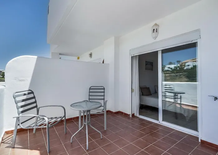 Family-friendly Garden - Lunymar Golf Estepona, Pool & Near * 埃斯特波纳