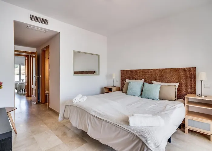 Family-friendly Garden - Lunymar Golf Estepona, Pool & Near Apartment *