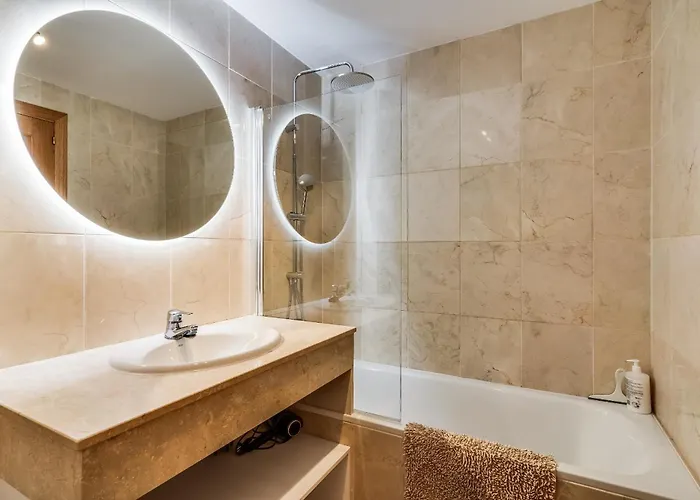 Family-friendly Garden - Lunymar Golf Estepona, Pool & Near 埃斯特波纳